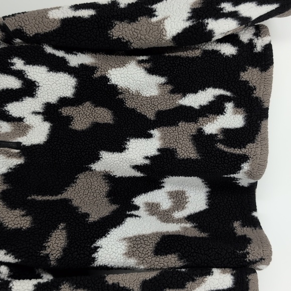 Eddie Bauer sweater size large great condition ! - Picture 5 of 16